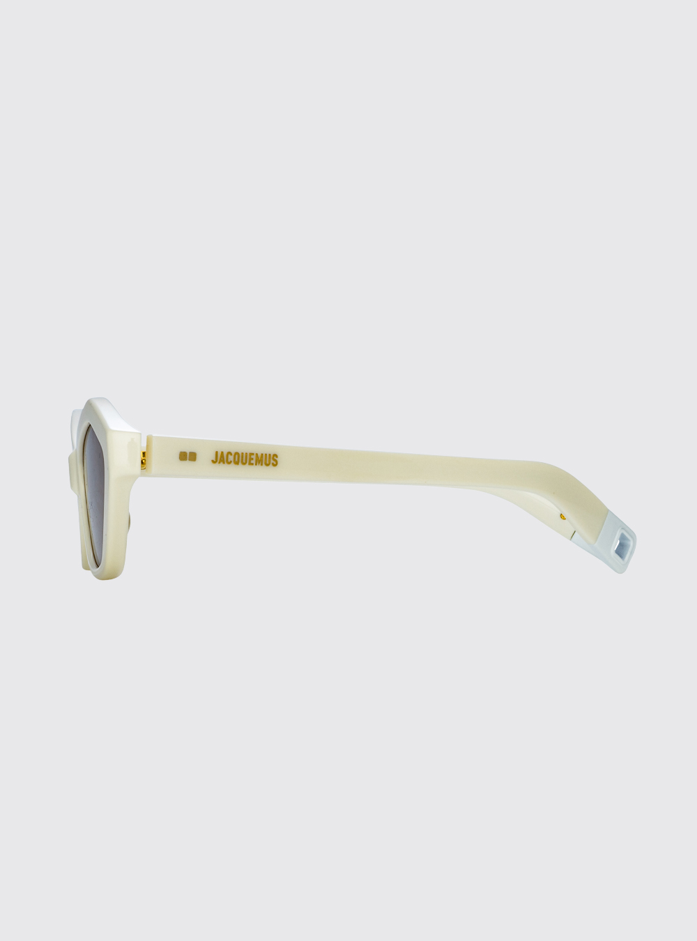 【JACQUEMUS】Miranda Sunglasses - Unisex ホワイト JACQUEMUS Mirada Sunglasses in White & Silver Mirror | FWRD