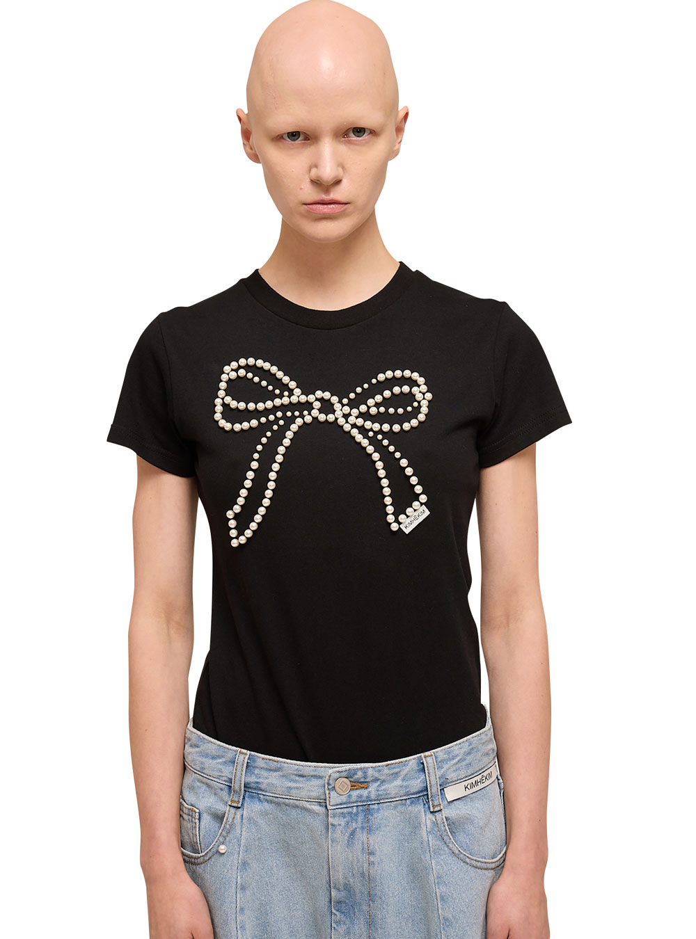 【KIMHEKIM】Pearl Embellished Bow Slim T-Shirt ★送料関税込 Pearl Embellished Bow Slim T-Shirt by Kimhekim - societyA