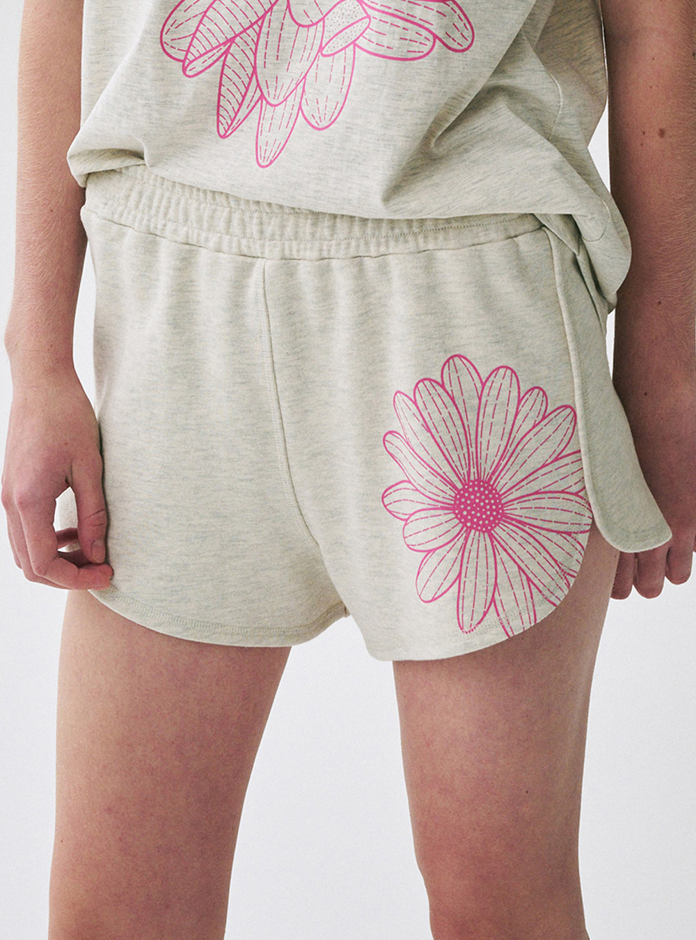 Mini Sweat Shorts Flower in Oatmeal Pink by Mardi Mercredi